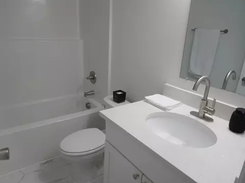 Bath - 772 Darwin Road Rd, Gaffney, SC 29340 photo 2 of 2