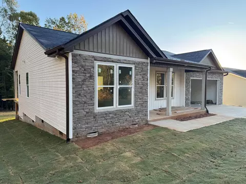 757 Garland Dr, Spartanburg, SC 29301