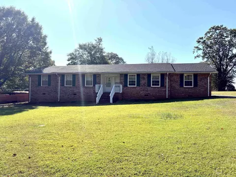 7 Wedgefield Dr, Boiling Springs, SC 29316