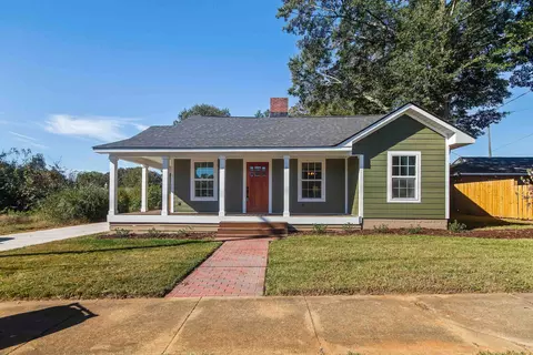 304 School St, Greer, SC 29651