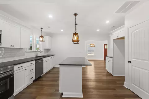 Entry Way - 304 School St, Greer, SC 29651 photo 4 of 4