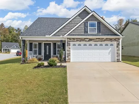 203 Minnie Crain Dr, Inman, SC 29349