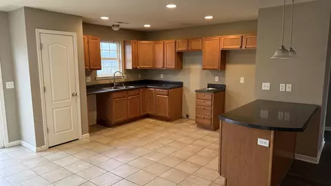 517 Tilgate Ct, Boiling Springs, SC 29316 photo 4