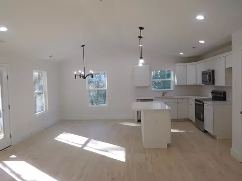 Living - 107 Maple Drive Dr, Gaffney, SC 29341 photo 1 of 4
