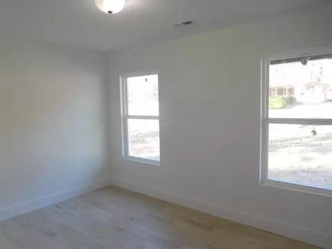 Bedroom - 107 Maple Drive Dr, Gaffney, SC 29341 photo 2 of 3