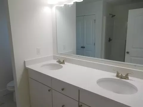 Bath - 107 Maple Drive Dr, Gaffney, SC 29341 photo 1 of 3