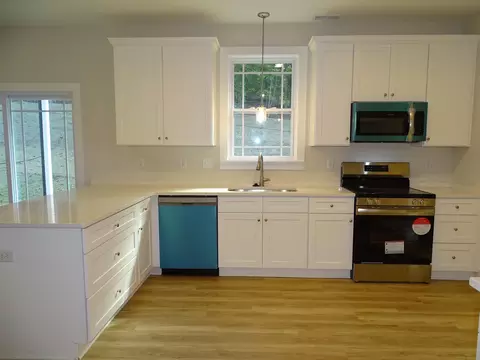 Kitchen - 751 Pearson Town Rd, Moore, SC 29369 photo 4 of 4