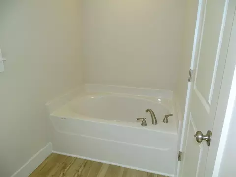 Bath - 751 Pearson Town Rd, Moore, SC 29369 photo 5 of 6