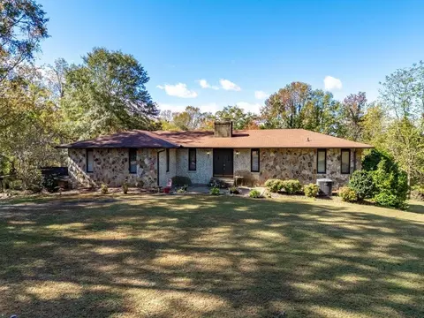1235 Dickson Rd, Campobello, SC 29322