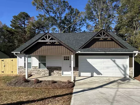 136 Dendy Dr, Wellford, SC 29385