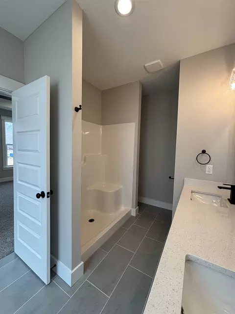 Bath - 724 Mello Dr, Lyman, SC 29365 photo 4 of 5