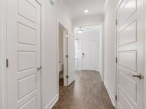 Entry Way - 15 Jaycee Ct, Greenville, SC 29607 photo 2 of 5