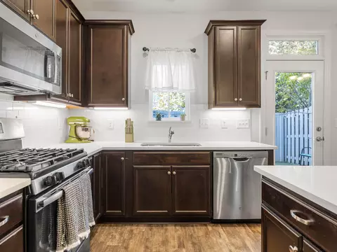 Kitchen - 15 Jaycee Ct, Greenville, SC 29607 photo 2 of 4