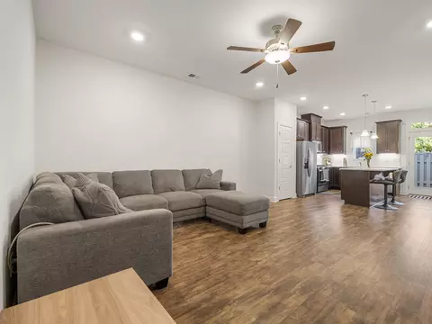 Living - 15 Jaycee Ct, Greenville, SC 29607 photo 1 of 3