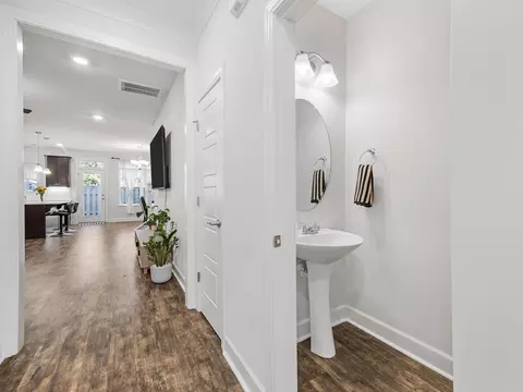 Entry Way - 15 Jaycee Ct, Greenville, SC 29607 photo 3 of 5