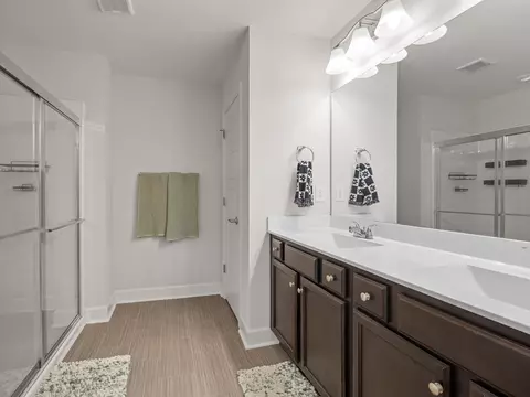 Bath - 15 Jaycee Ct, Greenville, SC 29607 photo 2 of 5