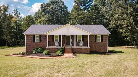 300 Darwin Rd, Gaffney, SC 29340 photo 2