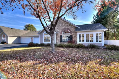 142 Ravines Ln, Spartanburg, SC 29301