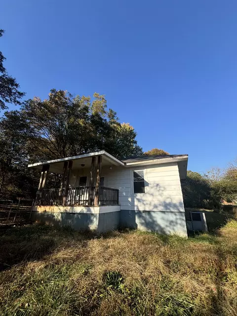 105 Beth St, Greer, SC 29651