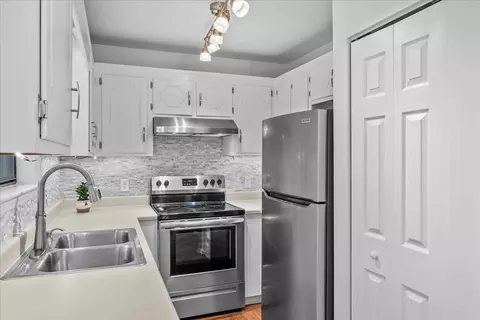 Kitchen - 281 Willow Ct, Central, SC 29630 photo 1 of 3