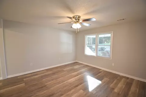 Living - 107 Branchview Dr, Williamston, SC 29697 photo 2 of 2