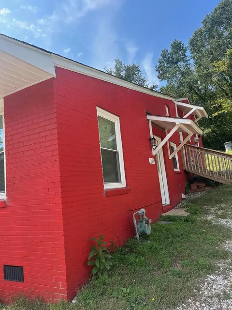 210 Sunny St, Spartanburg, SC 29306