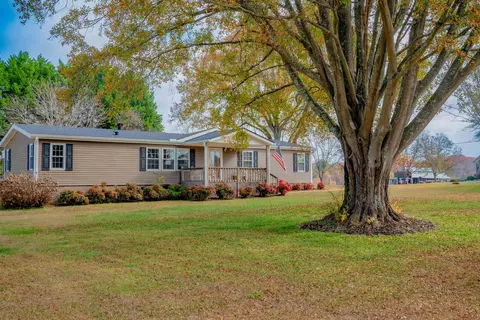199 Rocky Creek Rd, Inman, SC 29349