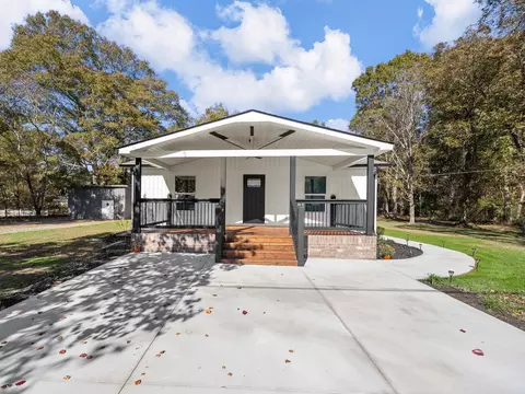 118 Strawberry Rd, Anderson, SC 29626