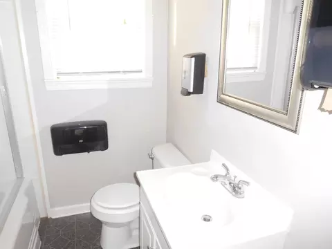 Bath - 604 E Oneal Street St, Gaffney, SC 29340 photo 1 of 1