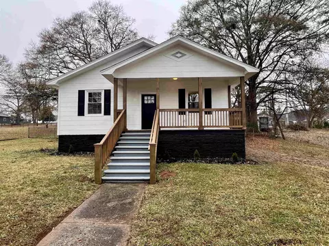 15 2nd St, Inman, SC 29349