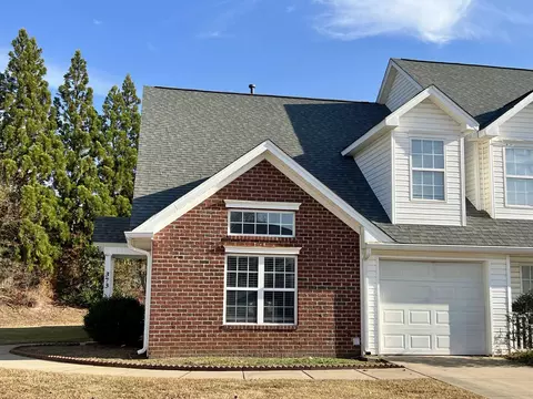 373 Still Water Cir, Boiling Springs, SC 29316