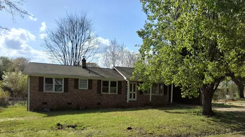 111 Courtland Dr, Greenville, SC 29617