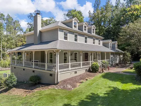 1218 Shadowood Dr, Spartanburg, SC 29301
