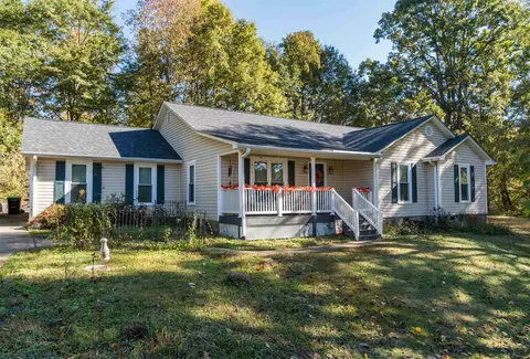 179 Cantrell Ridge Dr, Boiling Springs, SC 29316