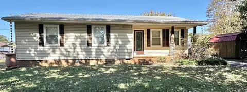 150 Colonial Dr, Chesnee, SC 29323