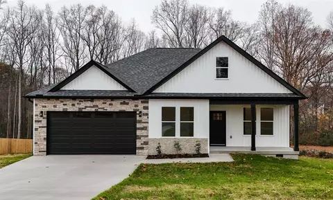77 Carolina Oaks Dr, Chesnee, SC 29323
