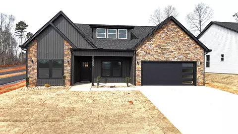 265 Ridge Rd, Wellford, SC 29385