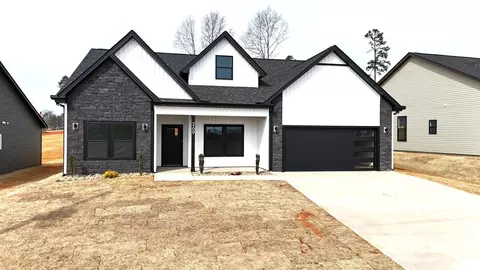 269 Ridge Rd, Wellford, SC 29385