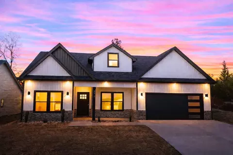 273 Ridge Rd, Wellford, SC 29385