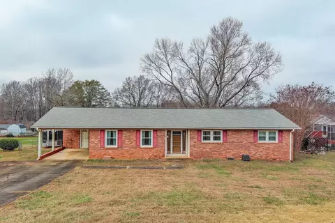 9 Merrimon Ave, Boiling Springs, SC 29316