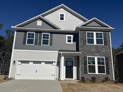 351 E Pyrenees Dr, Wellford, SC 29385