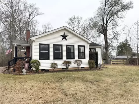 1725 W Georgia Rd, Woodruff, SC 29388