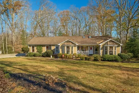408 Lakewinds Blvd, Inman, SC 29349