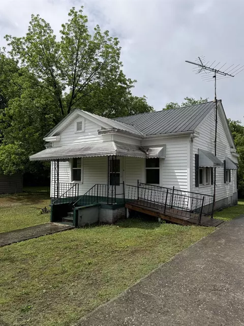 550 Leaman Ave, Whitmire, SC 29178