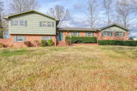 808 Cecelia Dr, Boiling Springs, SC 29316