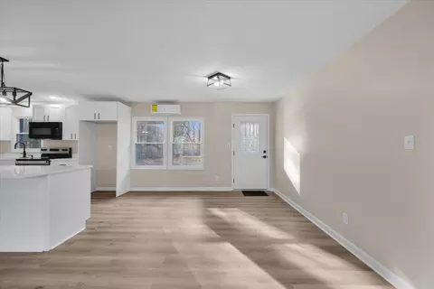 Living - 140 Triangle Rd, Gaffney, SC 29340 photo 5 of 7