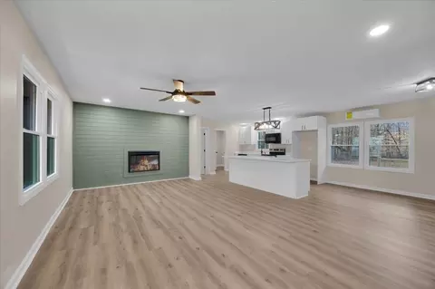 Living - 140 Triangle Rd, Gaffney, SC 29340 photo 3 of 7