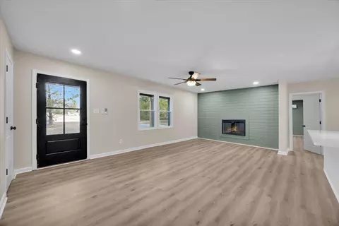 Living - 140 Triangle Rd, Gaffney, SC 29340 photo 1 of 7
