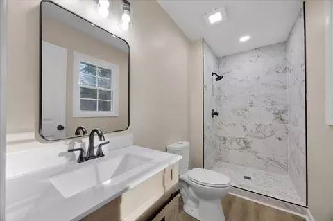 Bath - 140 Triangle Rd, Gaffney, SC 29340 photo 5 of 5