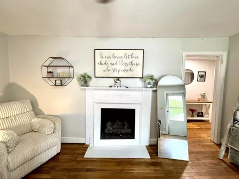 Living - 412 E Montgomery St, Gaffney, SC 29340 photo 3 of 3